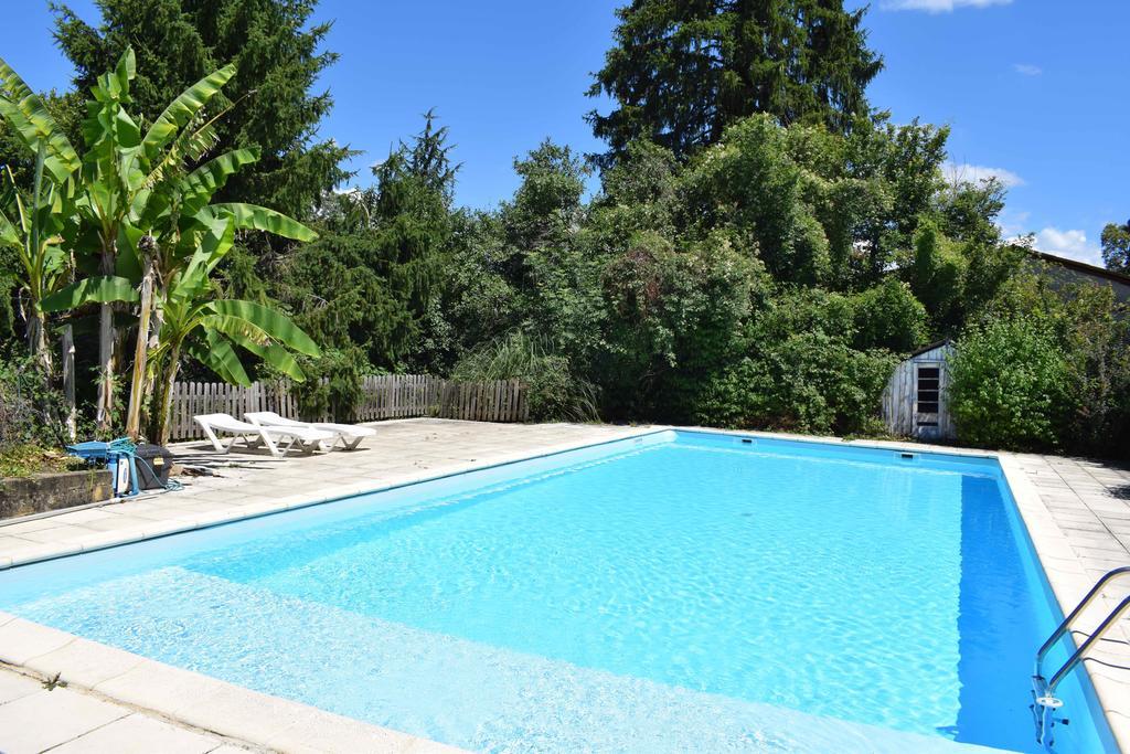 Camping Chez Francis Bed & Breakfast Loupiac  Exterior photo